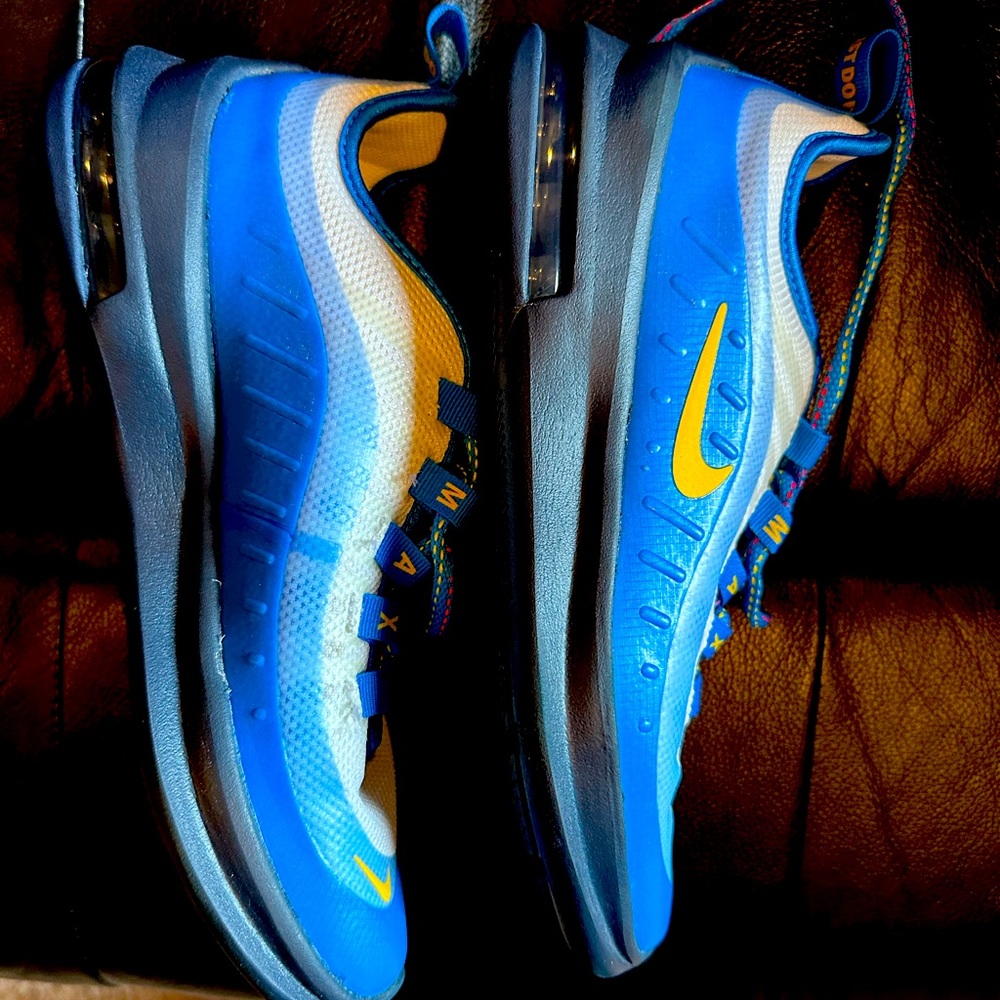 NIKE AIR MAX AXIS GS BOYS 5Y YOUTH BLUE AND WHITE SNEAKERS